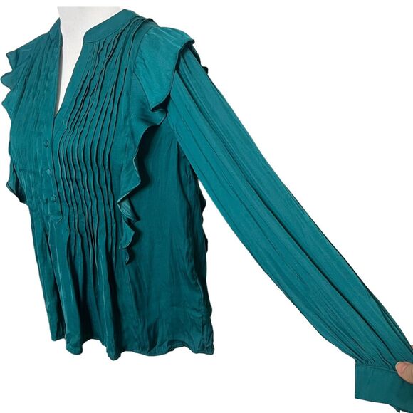 Welcome to my closet! - Picture 9 of 13